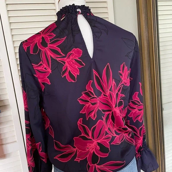 Miss Los Angeles flowy mock neck top XS - Picture 7 of 7